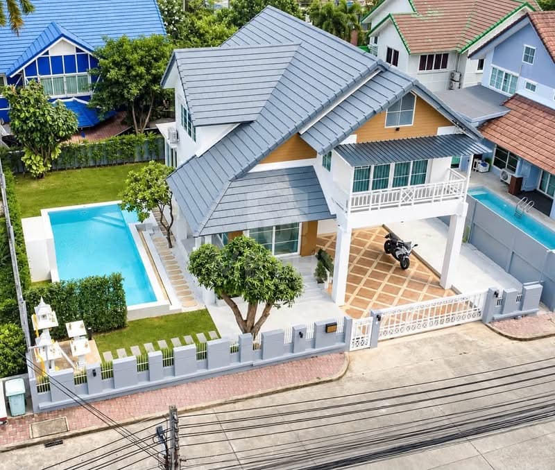 Central Park hill side With PRIVATE POOL