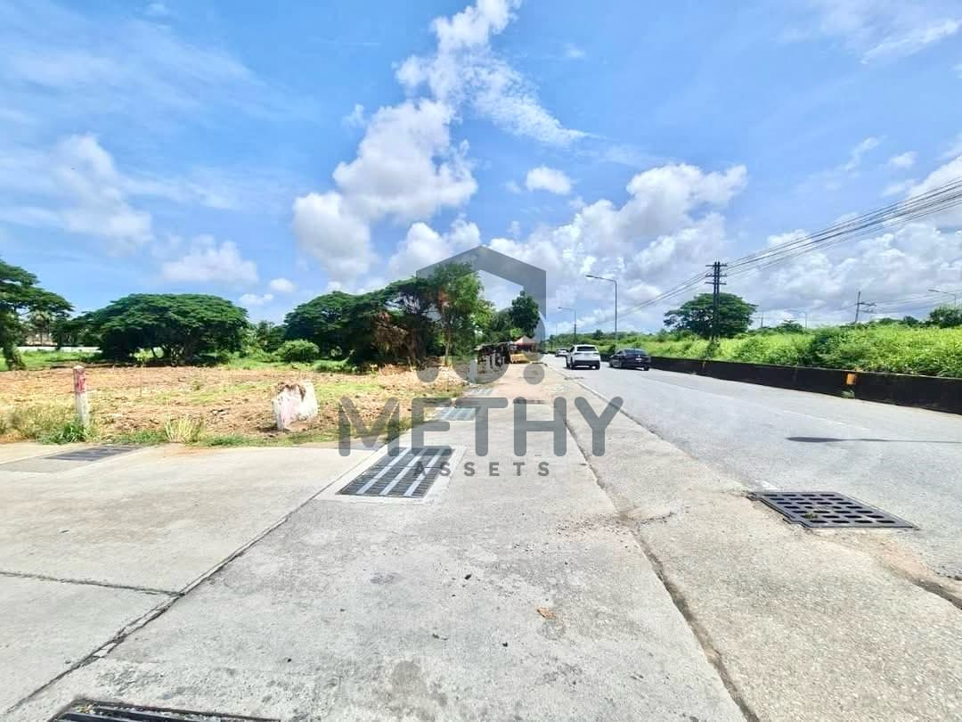 Land for Sale 15 Rai and 286 Sq.wah | Near Sukhumvit – Only 3 km to Jomtien Beach